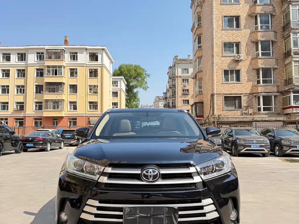 Toyota Highlander 2015 2.0T Luxury 7 мест