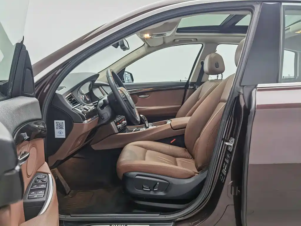 BMW 5 Series GT 5 GT 2014 528i Lead