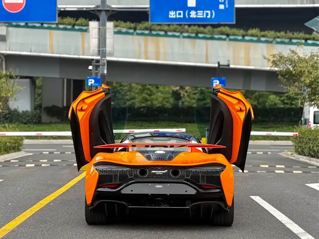 McLaren Artura — миниатюра 8