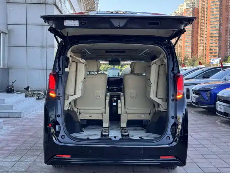 Toyota Alphard 2021 2.5L Luxury