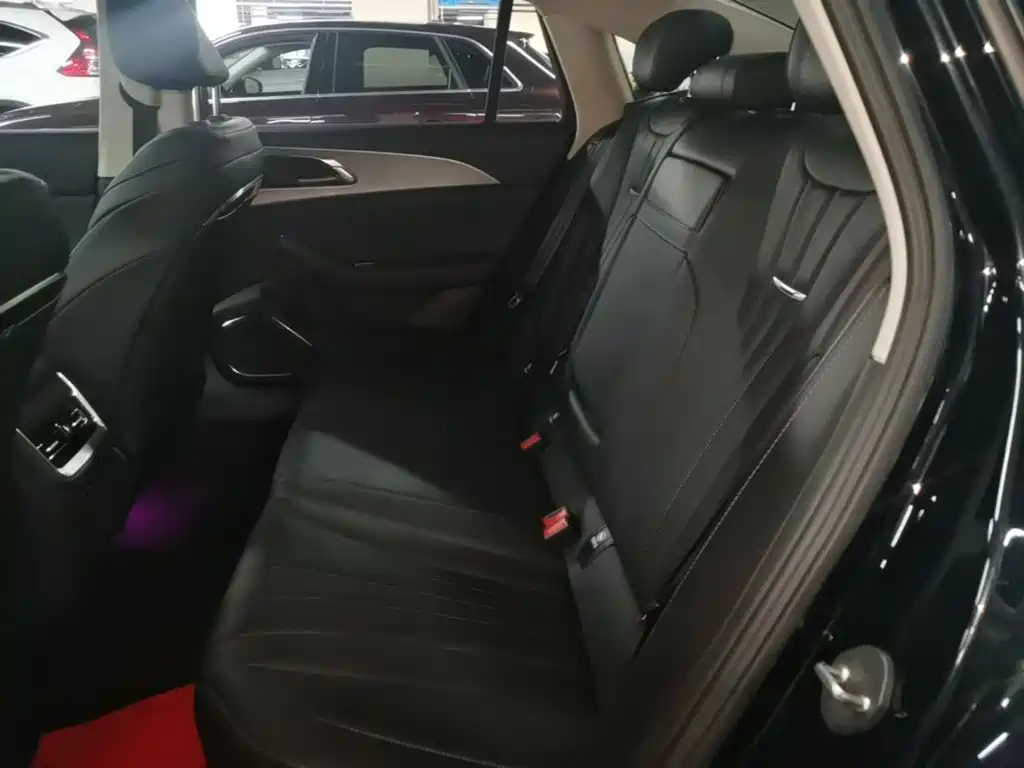 Hongqi Hongqi H5 — миниатюра 17