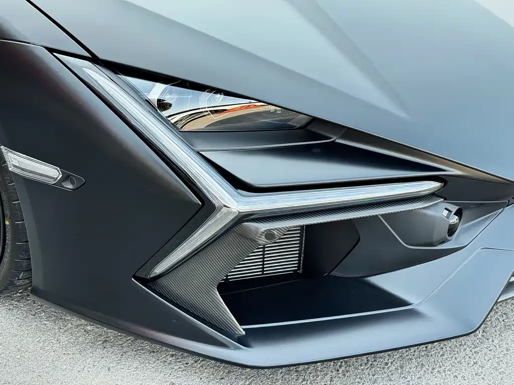 Lamborghini Revuelto 2023 6.5L PHEV Standard