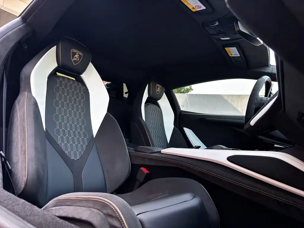 Lamborghini Revuelto 6.5L PHEV Standard Edition, фото 18