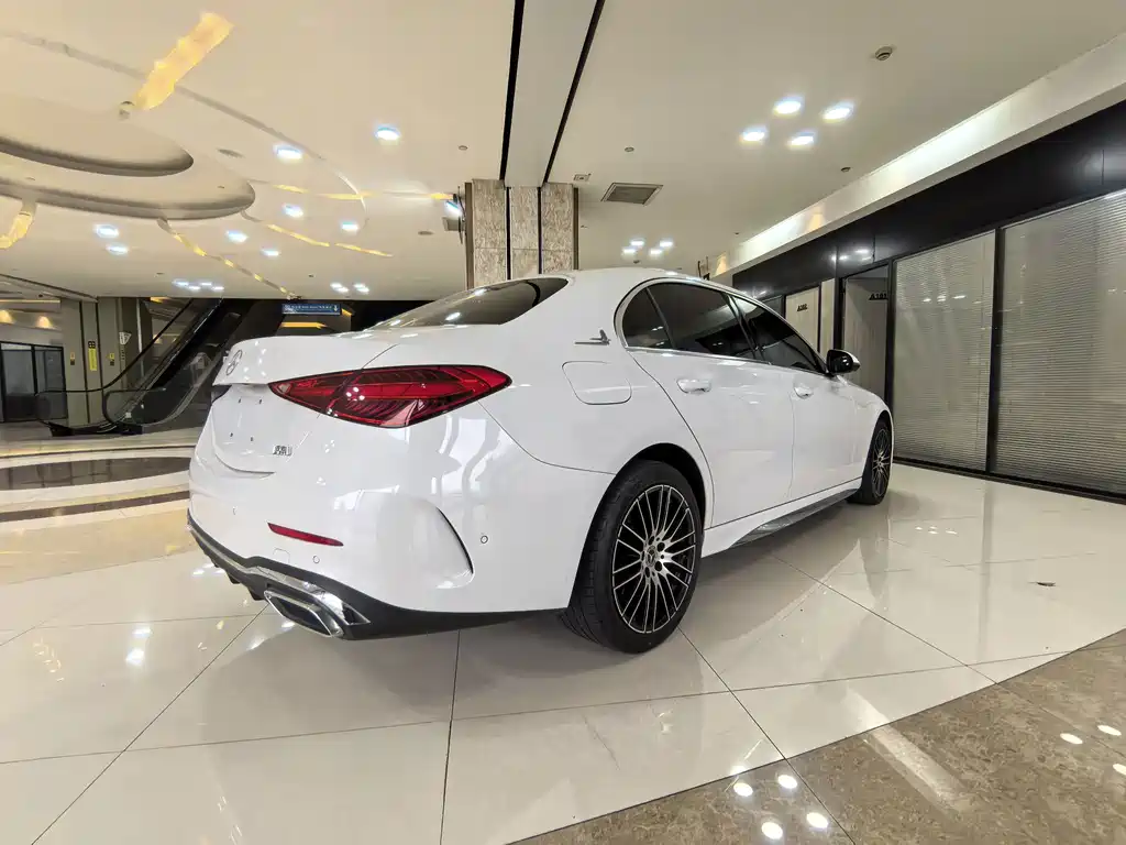 Mercedes-Benz C-Class — миниатюра 15