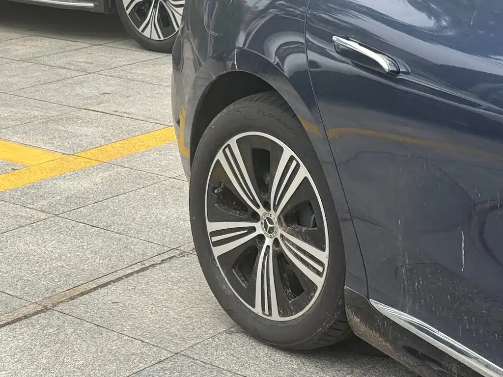 Mercedes-Benz EQE 2025 500 4MATIC Luxury