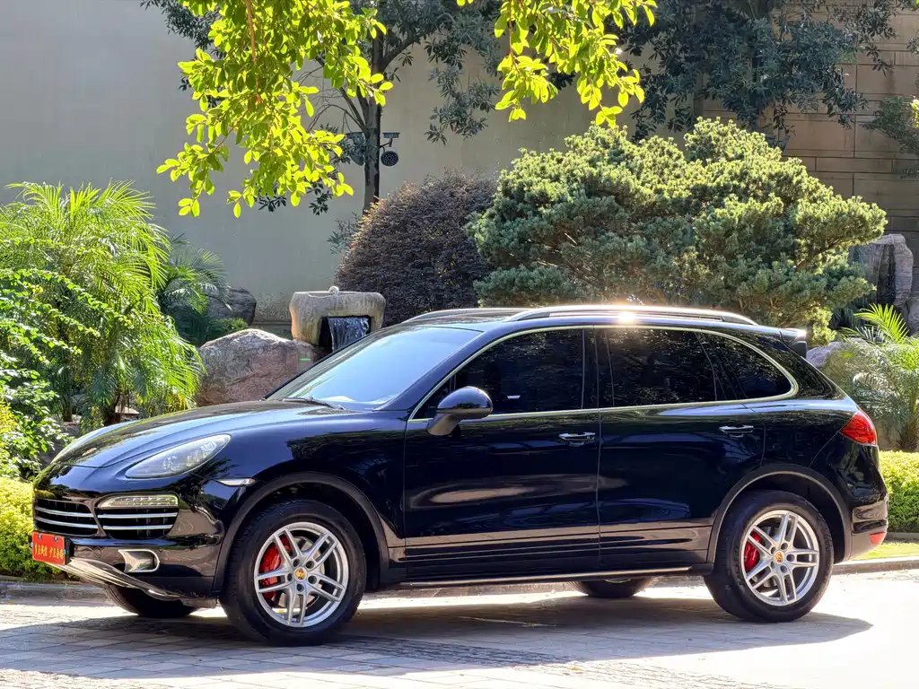 Porsche Cayenne — миниатюра 4