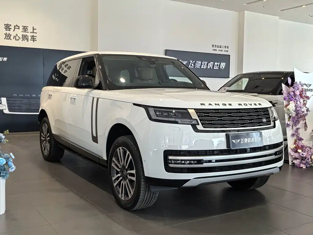 Land Rover Range Rover 2024 3.0 L6 400PS Long Wheelbase