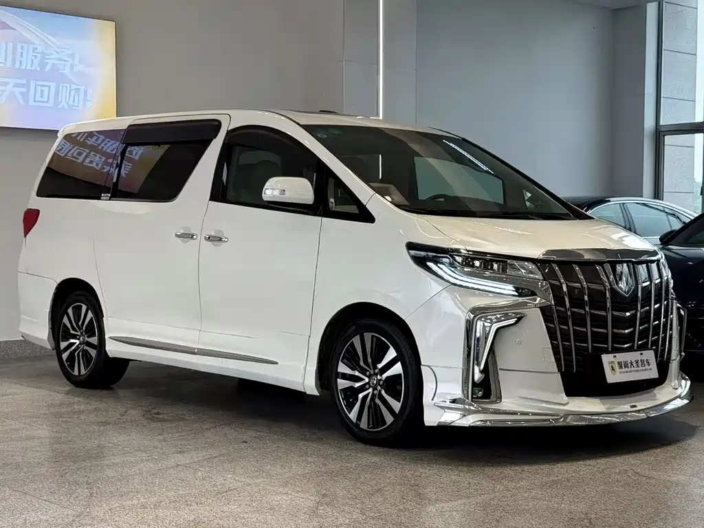 Toyota Alphard — миниатюра 3