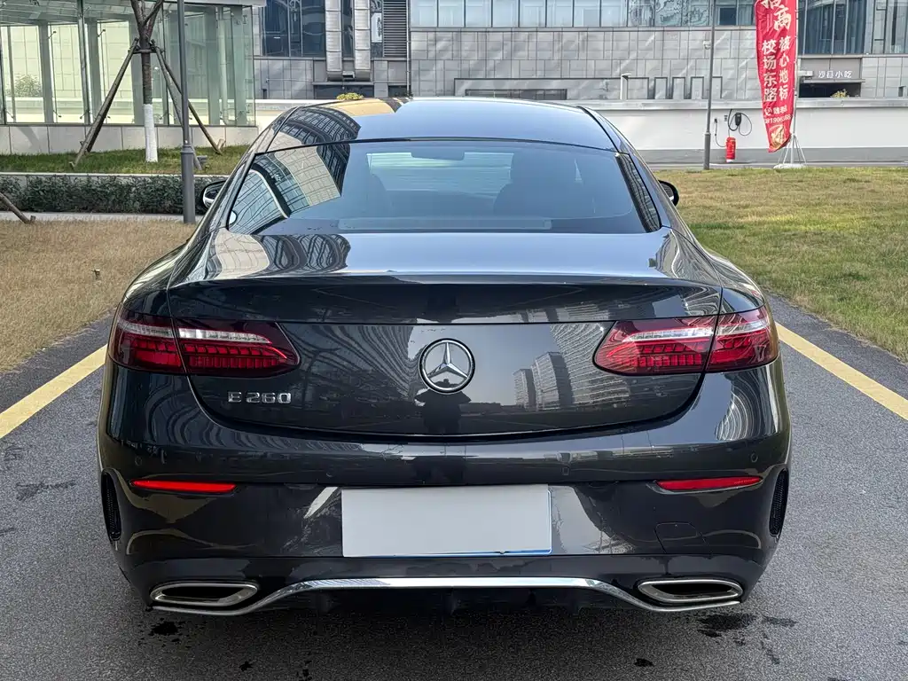 MERCEDES-BENZ E CLASS