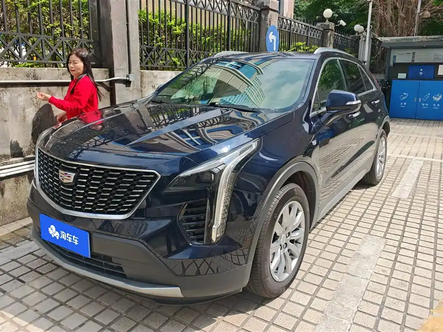 CADILLAC XT4