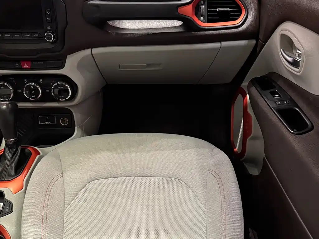 Jeep Renegade — миниатюра 14