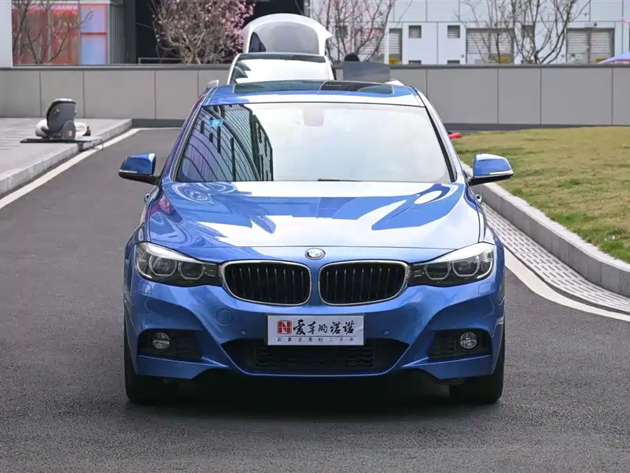 BMW 3 Series GT 3 GT 2017 330i xDrive M Sport