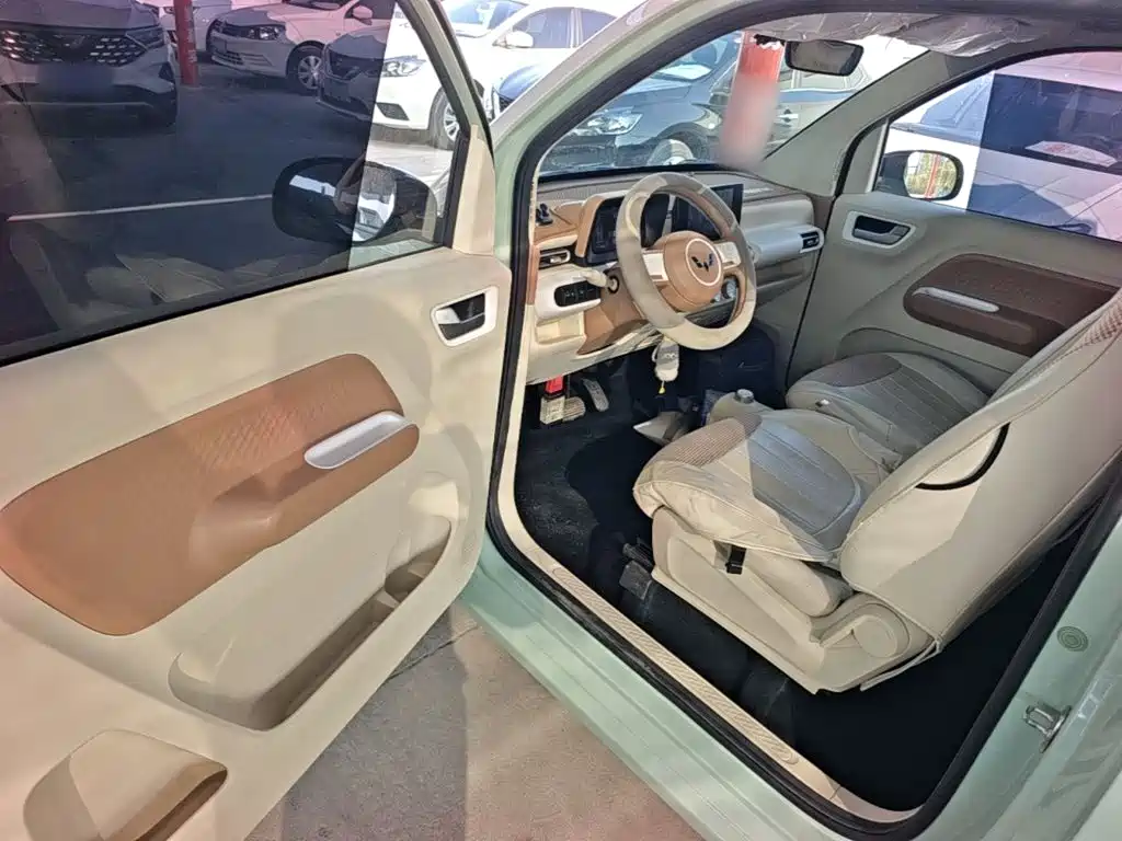 Wuling MINIEV — миниатюра 16