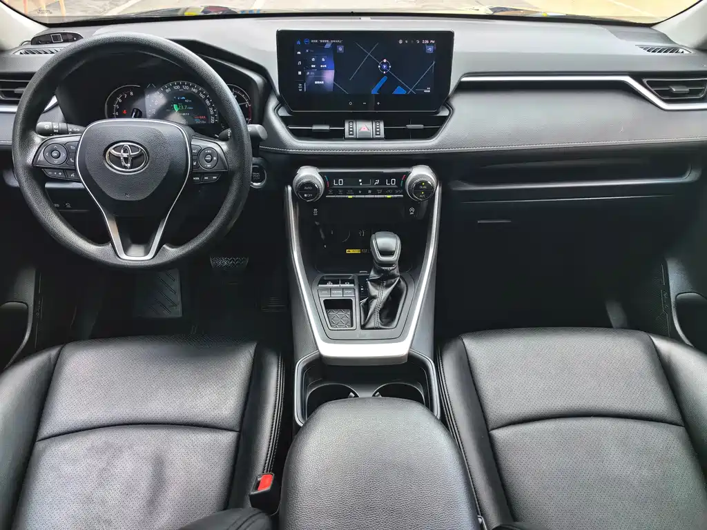 Toyota RAV4 — миниатюра 8