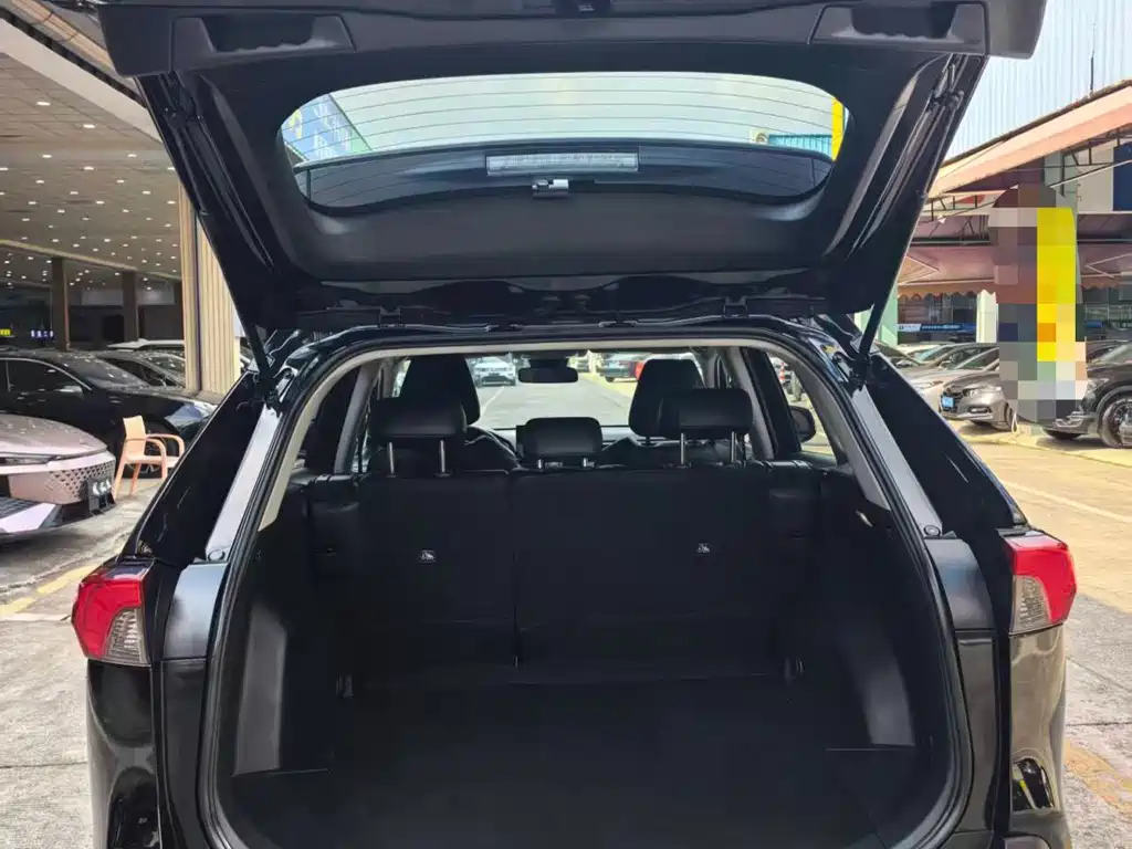 Toyota RAV4 — миниатюра 14