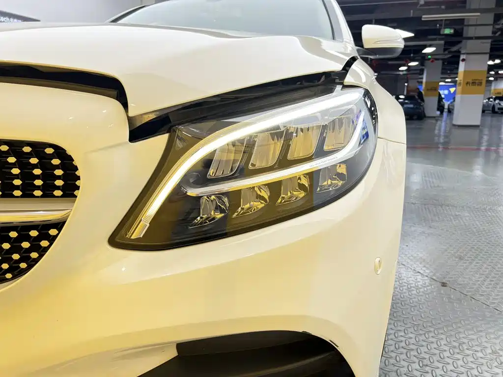 Mercedes-Benz C-Class — миниатюра 8