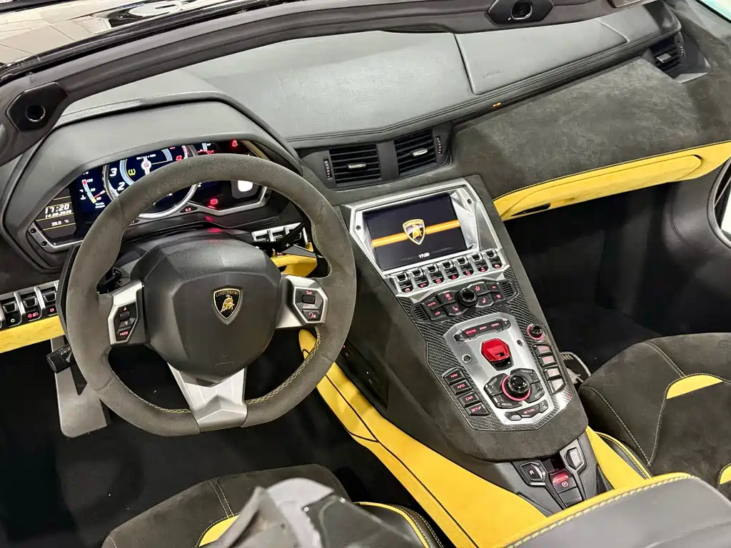 Lamborghini Aventador — миниатюра 19