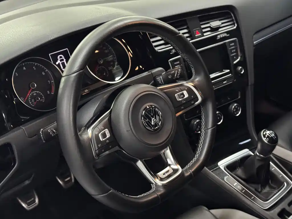 Volkswagen Golf — миниатюра 12