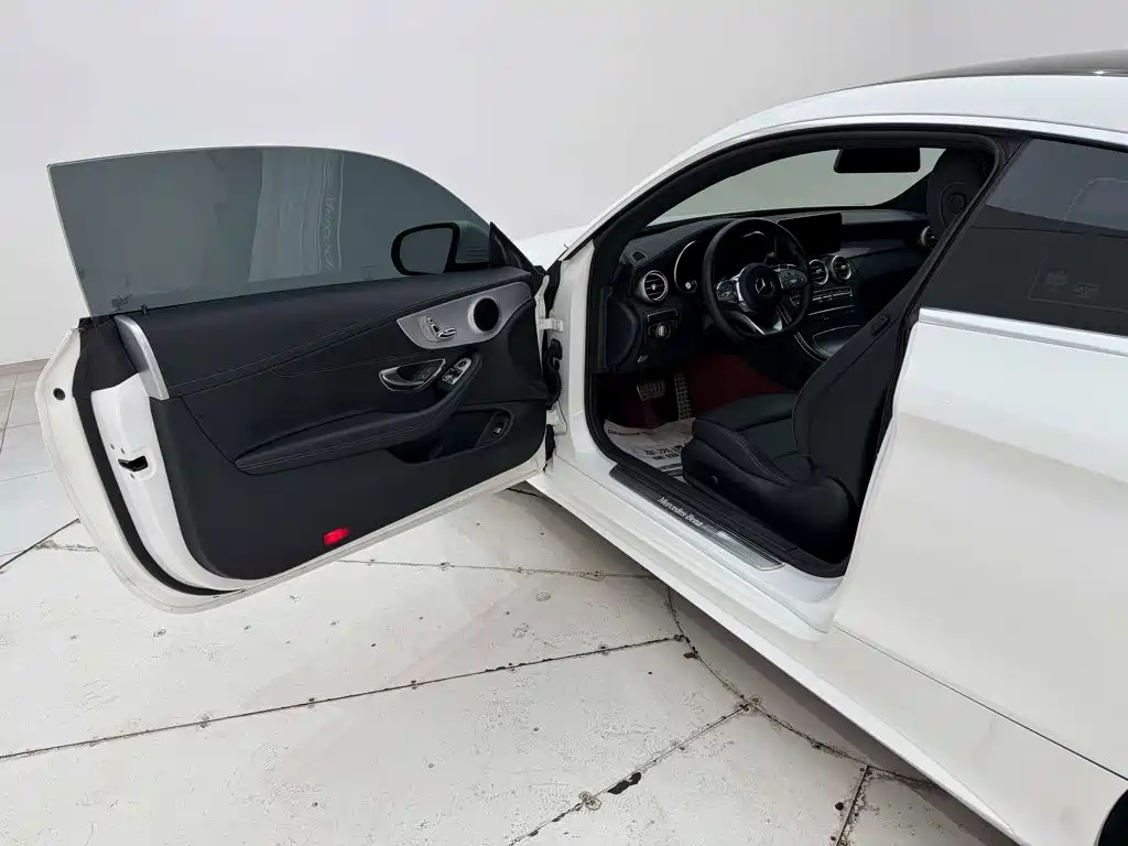 Mercedes-Benz C-Class (Import) — миниатюра 23