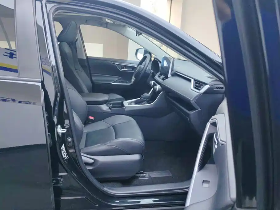 Toyota Wildlander 2.0L CVT 4WD Luxury Edition, фото 8