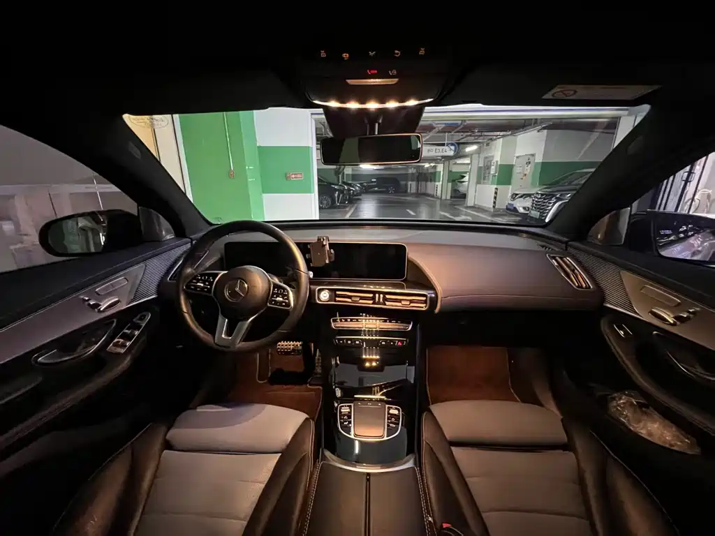 MERCEDES-BENZ EQC