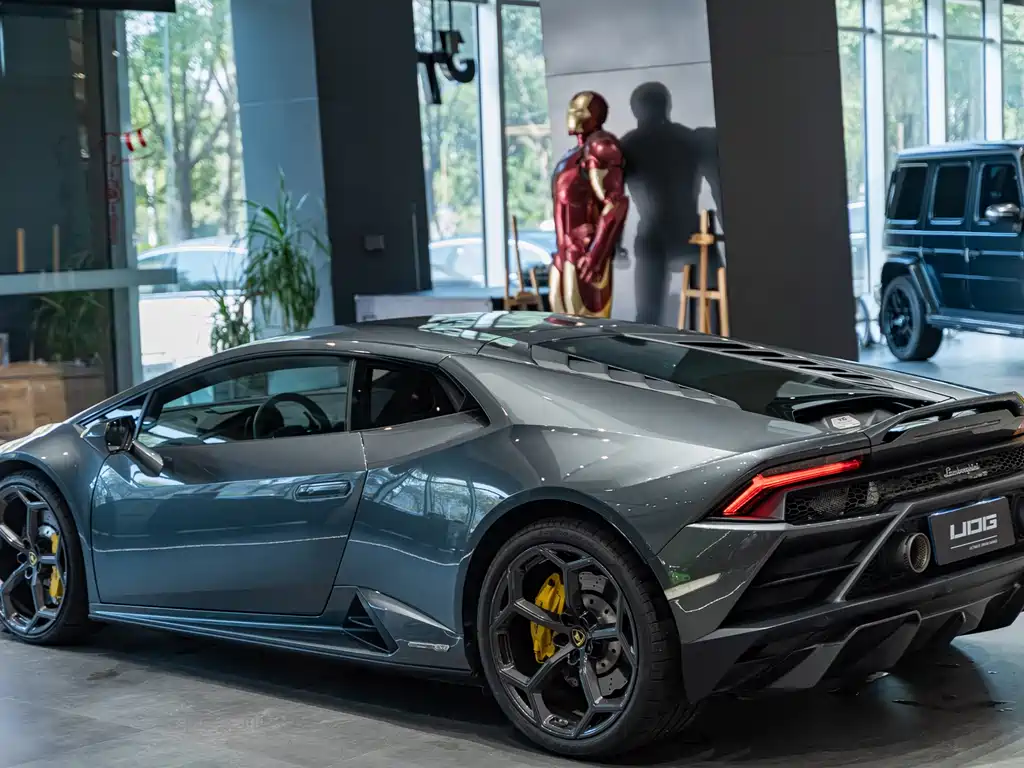 LAMBORGHINI HURACÁN