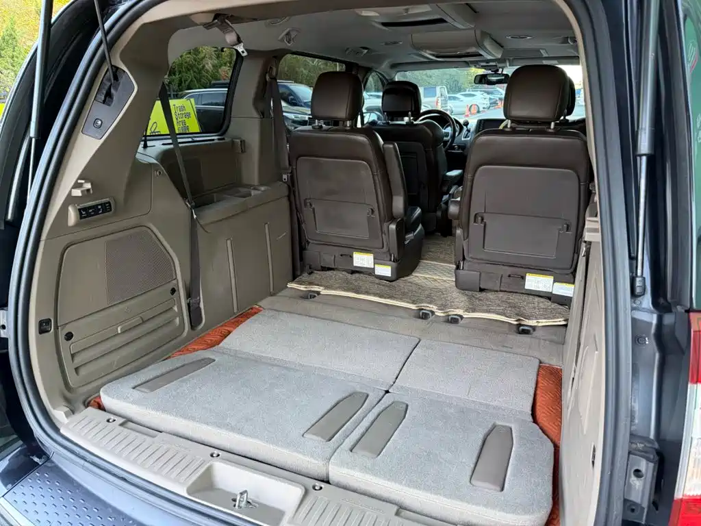 Chrysler Grand Voyager (Import) — миниатюра 16