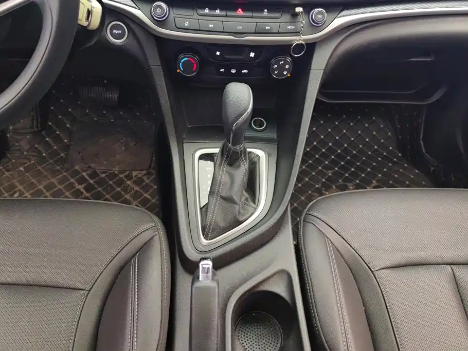 Buick Excelle — миниатюра 16