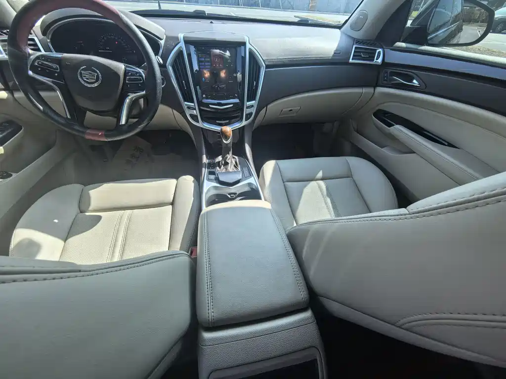 Cadillac SRX — миниатюра 7