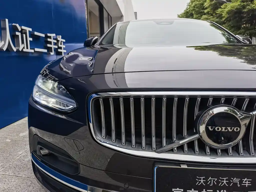 Volvo S90 2022 B5 Luxury