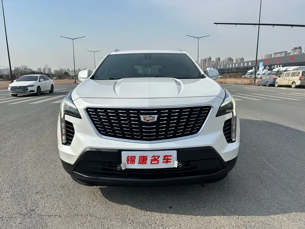 CADILLAC XT4