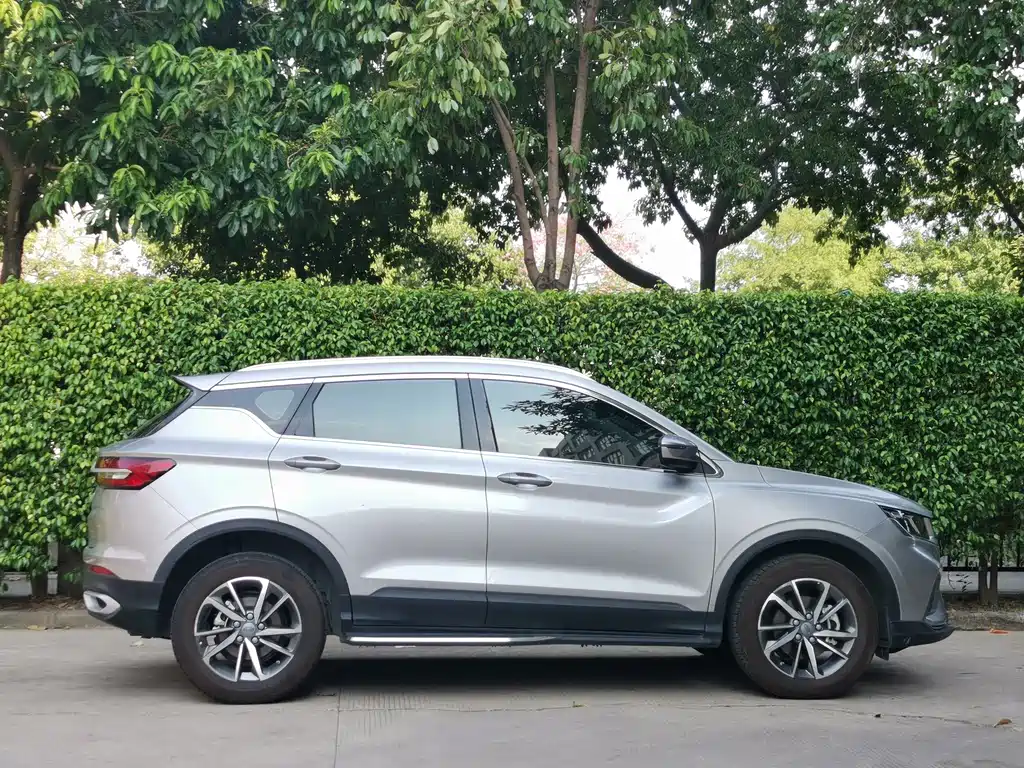 Geely Binyue - фото 4