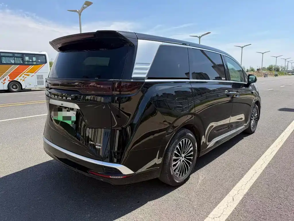 Denza D9 2025 DM-i Smart Drive 1020 Luxury