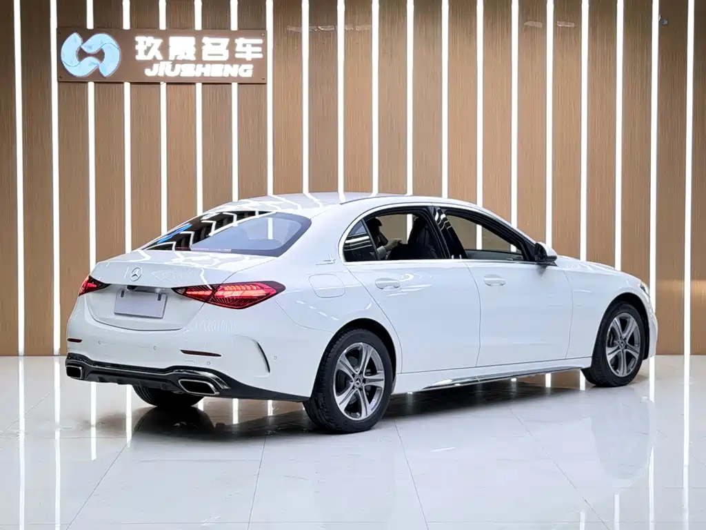 Mercedes-Benz C-Class — миниатюра 18