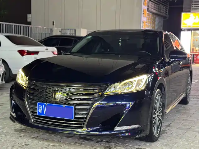 TOYOTA CROWN 2018