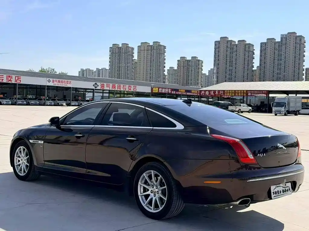 Jaguar XJ — миниатюра 7