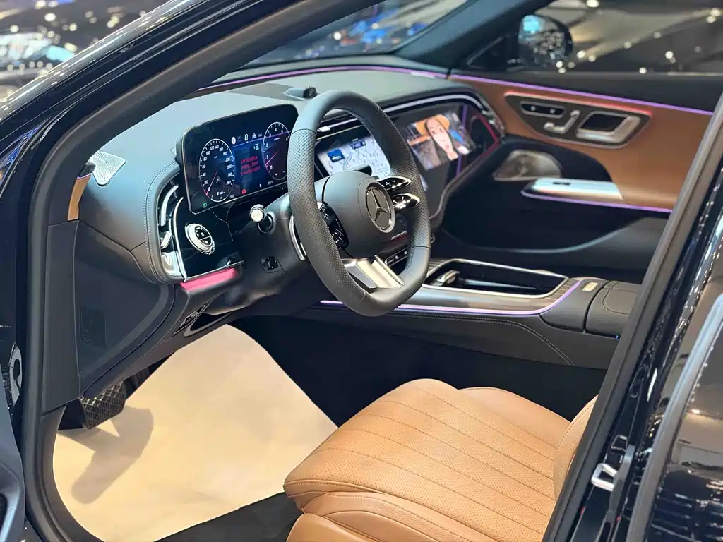 Mercedes-Benz E-Class — миниатюра 8