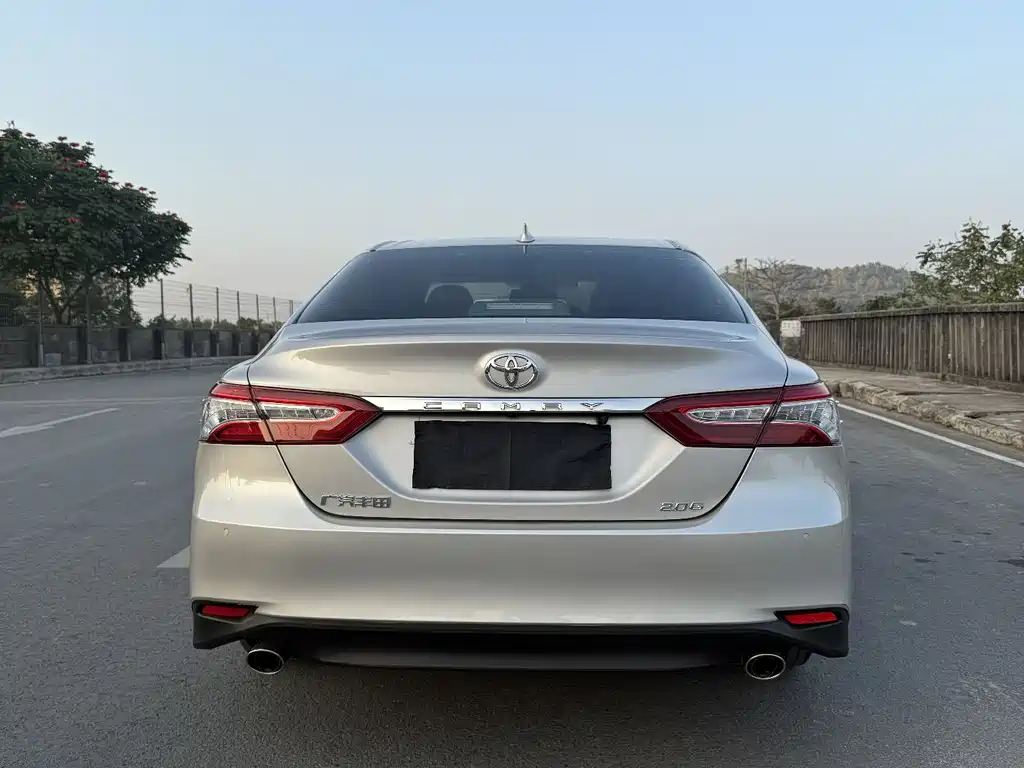 TOYOTA CAMRY