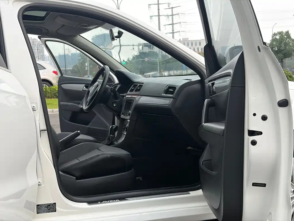 Volkswagen Gran Lavida — миниатюра 7