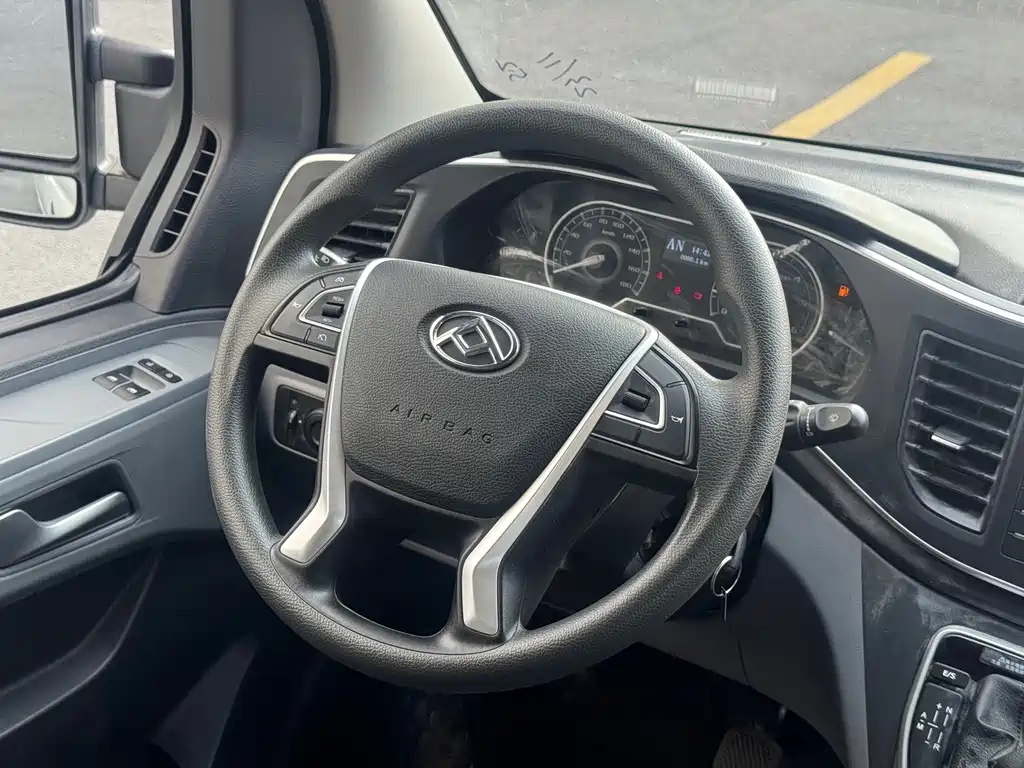 SAIC MAXUS XINTU V80