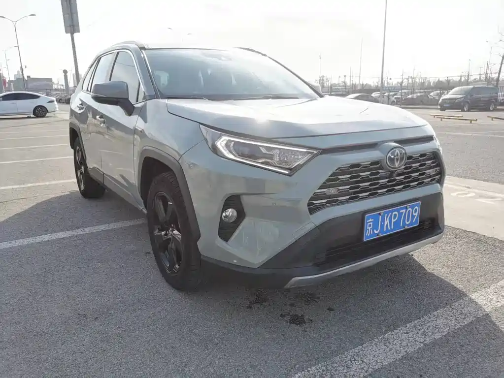 TOYOTA RAV4 RONGFANG