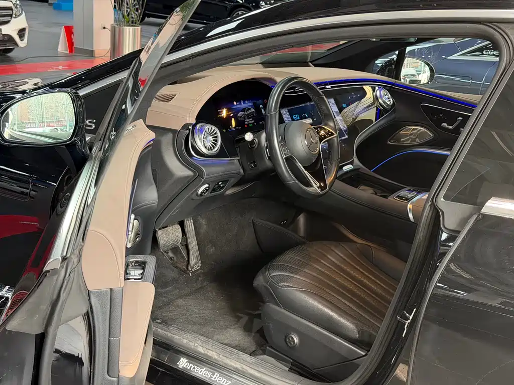 MERCEDES-BENZ EQS