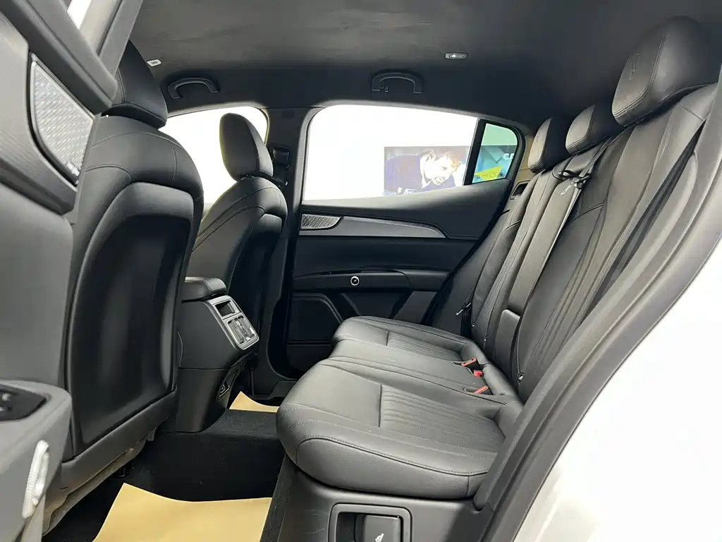Maserati Grecale — миниатюра 20