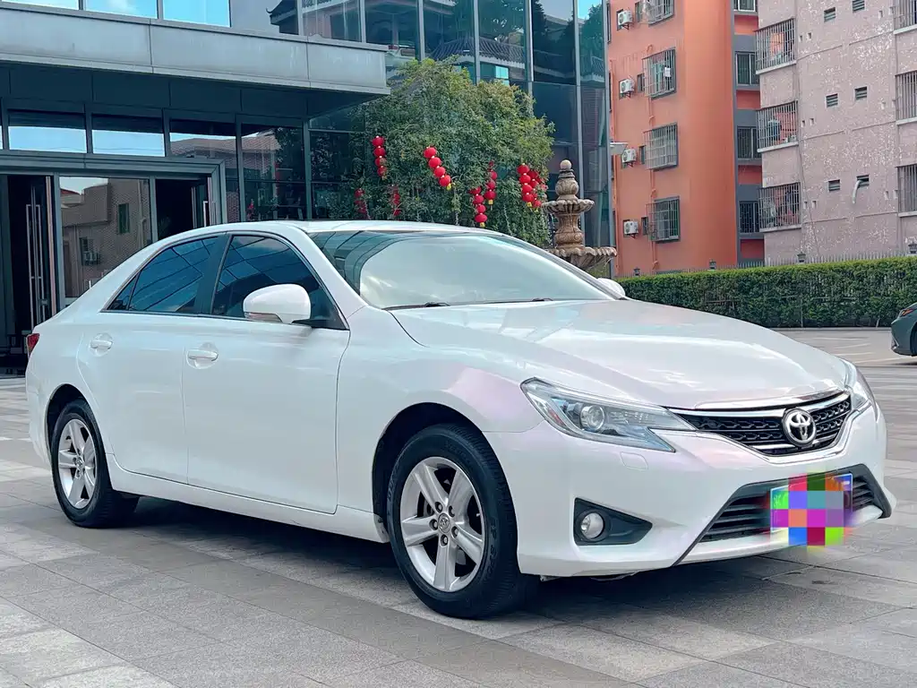 Toyota Reiz — миниатюра 3