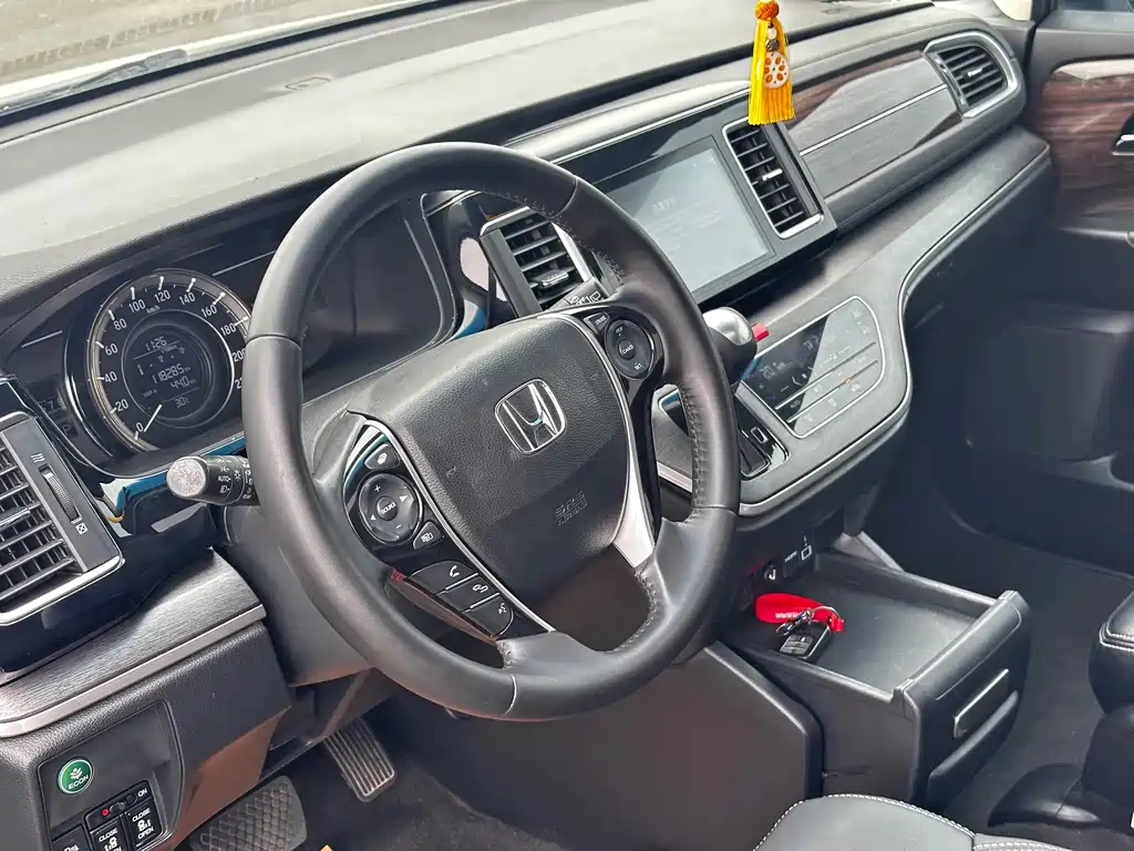 Honda Elysion 2016 2.4L Comfort