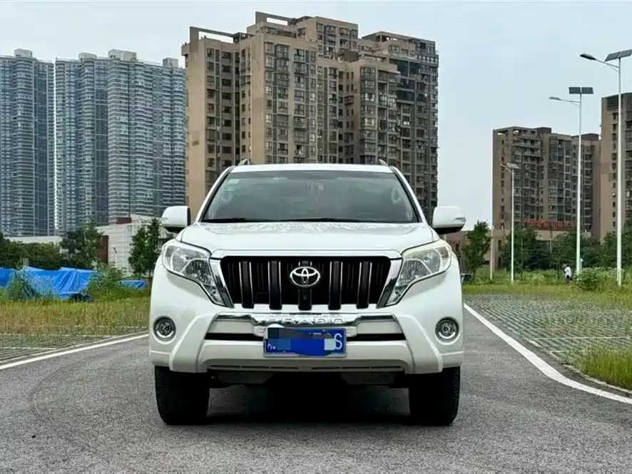 Toyota Land Cruiser Prado 2016 2.7L AT Standard