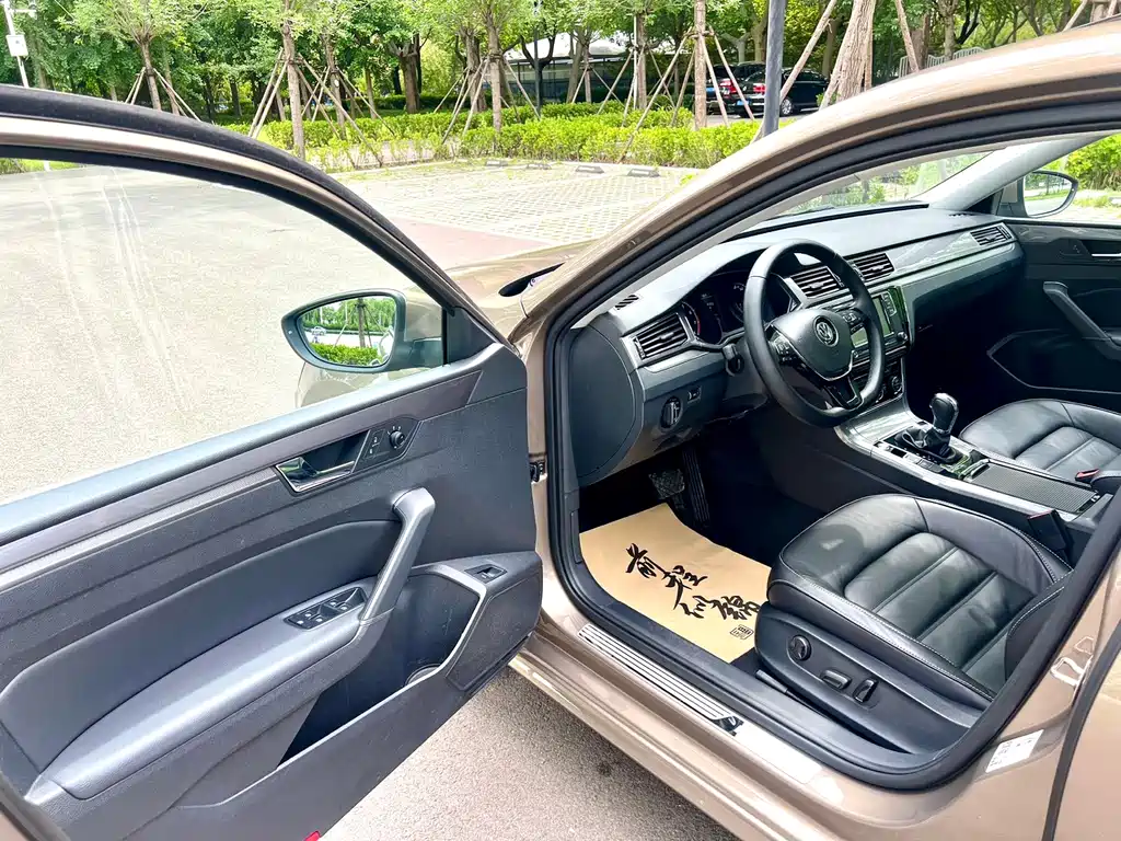 Volkswagen Passat — миниатюра 8