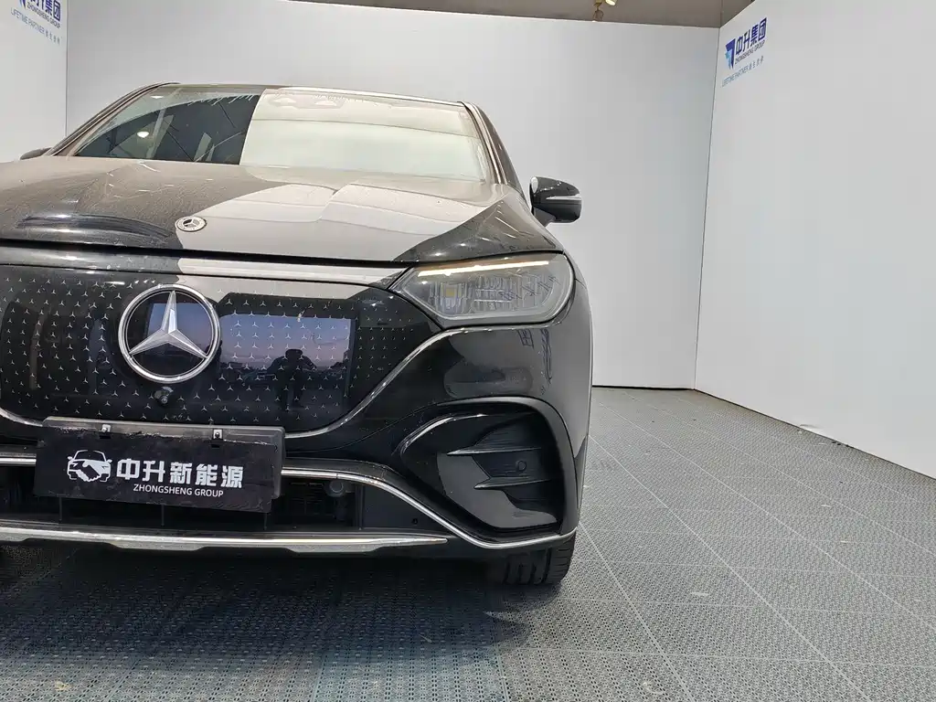Mercedes-Benz EQE SUV — миниатюра 19