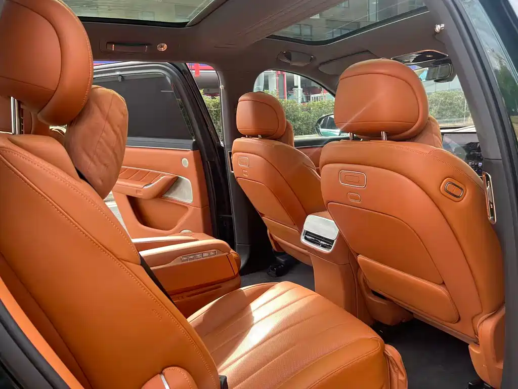 AITO ASK THE WORLD M8