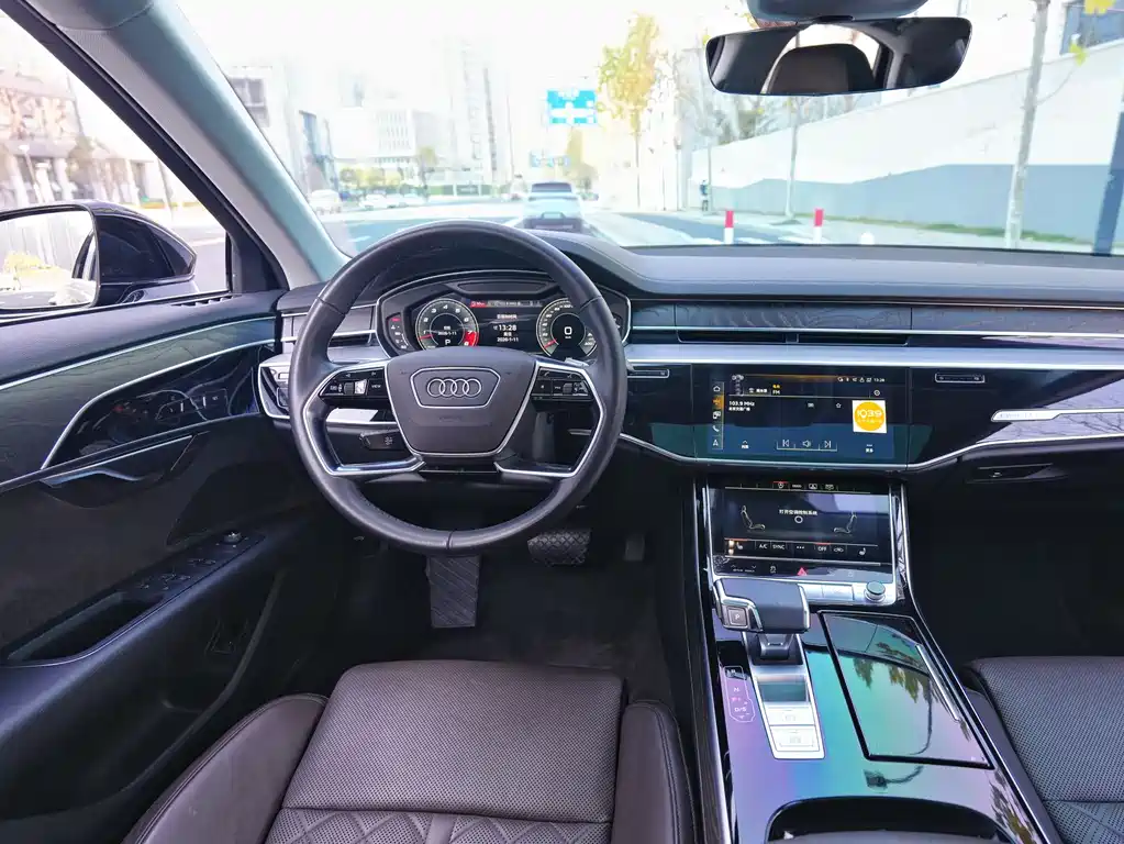 AUDI A8